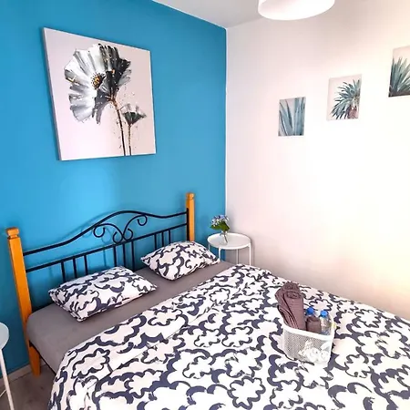 2br Coastal Comfort With Internet Access