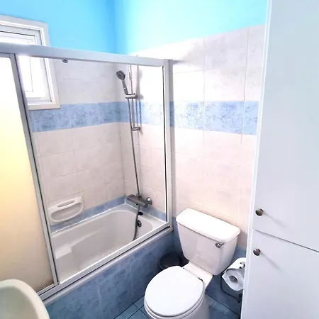 Apartament 2br Coastal Comfort With Internet Access Larnaca