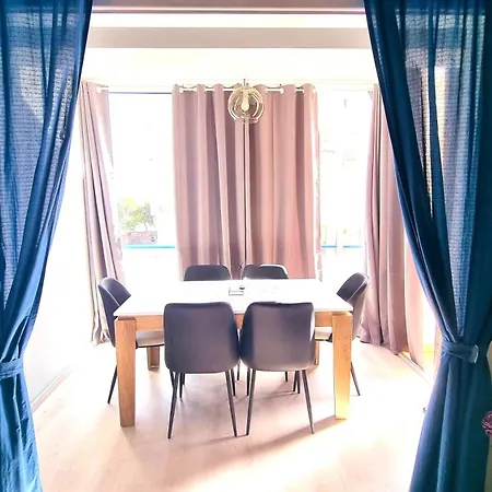 Apartament 2br Coastal Comfort With Internet Access