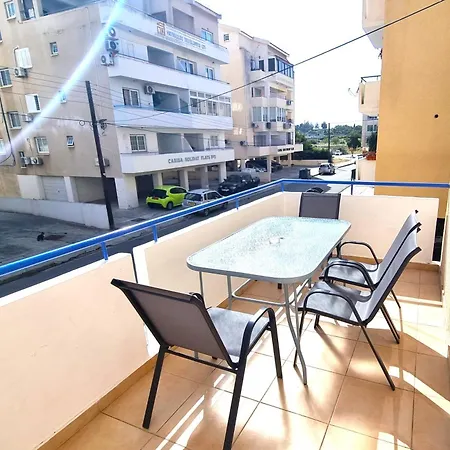 2br Coastal Comfort With Internet Access Appartement